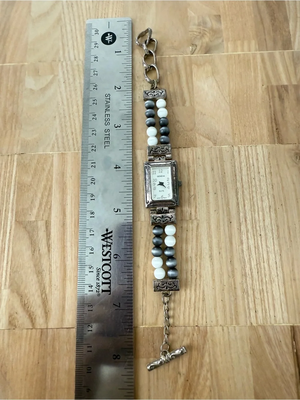 Geneva elite ladies silver tone beaded bracelet watch NEW BATTERY